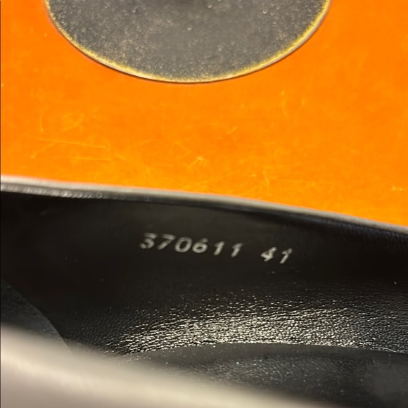 Gucci Gray Leather Heels with Buckle Detail - Picture 3 of 9